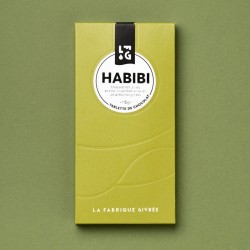 Tablette chocolat lait fourrée praliné et pistache.