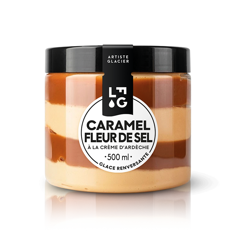 Glace artisanale au caramel et à la fleur de sel, marbrée de sauce caramel
