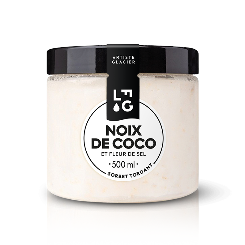 Sorbet artisanal à la noix de coco et fleur de sel.
